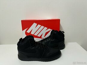 Nike Court Borough Mid Winter Triple Black vel.44,5/28,5cm