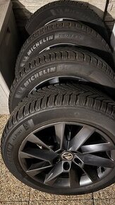 Sada zimnich 17" ALU originál Skoda Superb a pneu Michelin