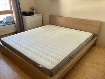 MALM manzelska postel, IKEA