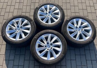 Superb - 17” Stratos + letní 215/55 R17 Michelin