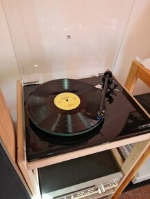 Gramofon REGA PLANAR 3 EDITION