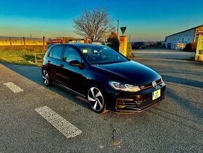 VW Golf VII GTi DSG FullLED Stav nového vozu