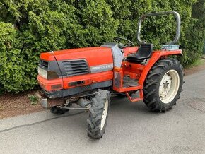 Japonský malotraktor Kubota GL260, 26Hp + ochr. rámem