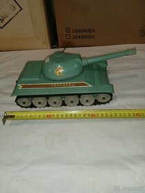 Tank kovový - velký na baterky zn. viditelná na fotu - RETRO - 1