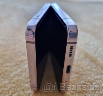 Samsung Galaxy Z Flip5 - 8 / 512 GB