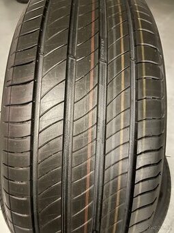 Pneu Michelin 4x 235/50/19 dot24