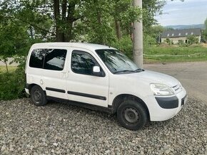 Citroen Berlingo , 2003 , nafta .na nahradni dily , pojidny