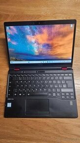 Fujitsu LIFEBOOK U939X váha 795g