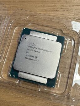 Intel Core i7-5960X Extreme Edition @ 3,00 GHz soc. 2011-3