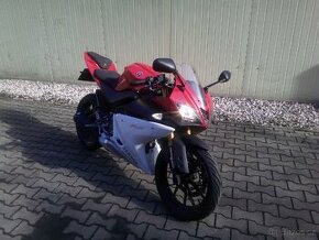 Yamaha YZF 125R 2015