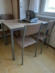 Stůl + 4 židle - 1