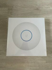 Ubiquiti U6-LR - UniFi 6 Long-Range Access Point - 1