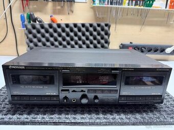 Pioneer stereo double cassette deck CT-W550R