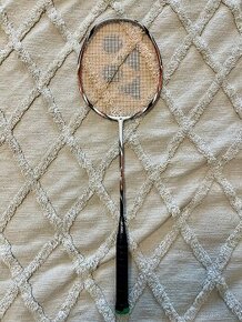 Badmintonová raketa Yonex Arcsaber 6