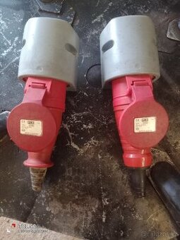 2x zásuvka 400V pěti-kolík, 2x zástrčka 400V/5