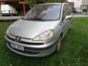 Peugeot 807 2.2.hdi 93 kW