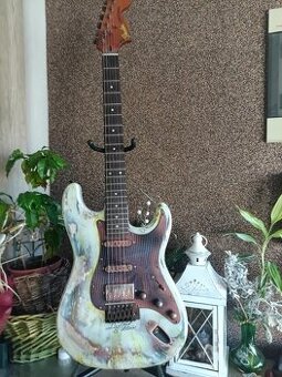 Kytara Stratocaster