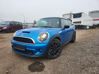 Mini Cooper
S,R56,1.6i,135kw,
nová STK,rok výroby
11/2011