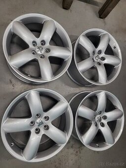 Origo sada 18" kol Galaxie z Peugeot 407 coupe.