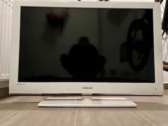 TELEVIZE: Samsung 40" (úhlopříčka 102cm) BÍLÁ - 1