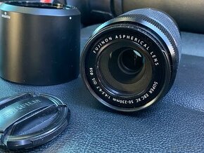 Fujifilm XC 50-230 mm f/4,5-6,7 OIS + sluneční clona