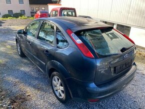 Ford Focus 1.4 i benzin - 1