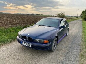 Bmw e39 528i - 1