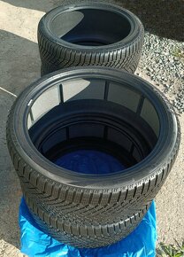 Pirelli dvourozměrné pneu 315/30 R22 a 295/35 R21 BMW X6