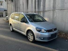 TOURAN, 2.0Tdi-103kw,6st.m,STYLE,Navi,Samopark,Výhřev,TAŽNÉ