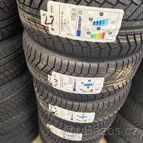 NOVÉ Zimní pneu 225/40 R18 92V XL PointS