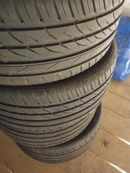 Letní 245/45 R18