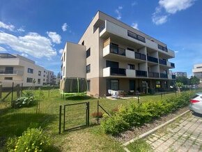 Pronájem bytu 1+kk, 30 m2+B, Hradec Králové - ul. Farářství.