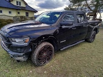 Dodge RAM 5.7 V8 , LARAMIE , 4x4 , full vybava , 2022 rok - 1