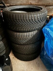 225/45R17 - 1