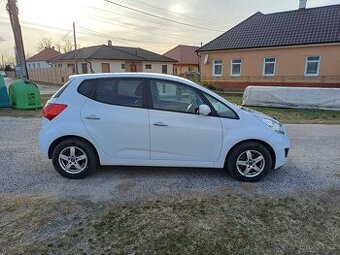 Predám ĺahko poškodenú Kia Venga 1.4crdi,66kw,rok 2014,manuá - 1