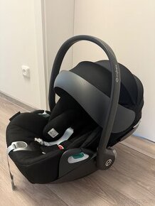 Autosedačka Cybex s otočnou bázi