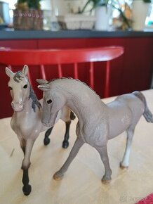 Schleich koně