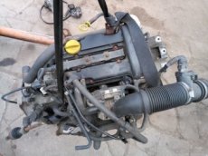 Motor převodovka Opel Agila 1,0 12V 43kW Z10XE