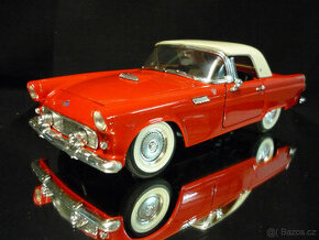 Ford Thunderbird 1955 Road Tough 1/18 - 1