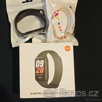 Xiaomi Smart Band 8 Active - zachovalé + 2 náramky