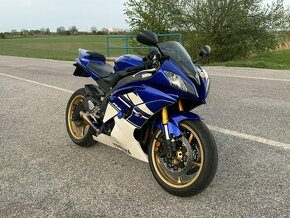 Yamaha R6 - 1