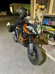 KTM 1050 Adventure