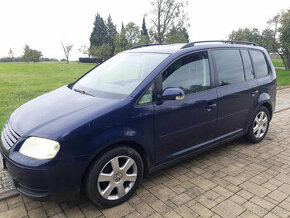 Volkswagen Touran 2.0. 7 míst.