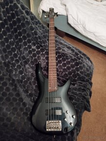 Ibanez SR305 pětistrunná baskytara rok 2008