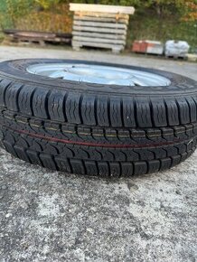 Zimní pneu včetně disku  165/70 R13