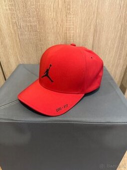 Air Jordan kšiltovka červená vel. L/XL