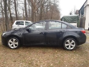 Chevrolet Cruze 1,6 83 kw benzín,12/2009, 151 tkm