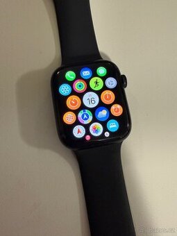 Apple Watch 8 44mm Black, GPS - 1