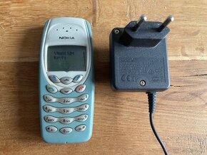 Kultovní telefon Nokia 3410, nabíječka, nová baterie