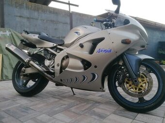 Kawasaki Ninja ZX6R